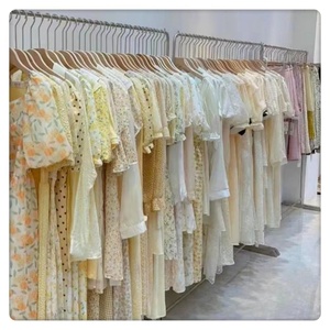 เสื้อผ้าสต็อกขายส่งแบบรวมหลายประเภท เสื้อผ้าบิกินี่ ชุดว่ายน้ำ เดรสผู้หญิง รวมหลายแบบ ขายส่งจำนวนมาก - Product Image 3