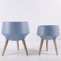 Pot Tanaman dari Serat Marmer dengan Dudukan Tripod Kayu, Pot Sukulen untuk Meja, Dekorasi Rumah Modern Minimalis