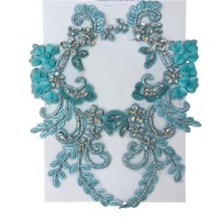 Nouvelle conception, applique 3D en strass de verre en forme de fleur, perles à coudre, applique pour corsage, patchs de luxe pour vêtements de mariage