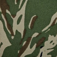 Tissu camouflage rayé foncé en nylon 500D enduit PU 226GSM imperméable pour sacs et équipements de plein air