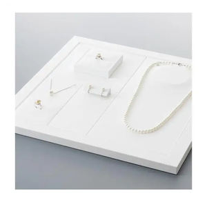 Présentoir de bijoux de luxe en bois pour magasin de gros - Product Image 1