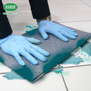 Rouleau absorbant universel Hazmat ready SABER, mini-rouleau 200 gris, format mini pour une couverture continue des allées. - Product Image 6