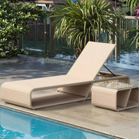 Chaise longue de luxe en rotin PE de qualité supérieure avec aspect bois naturel pour la relaxation en plein air Pation Garden Hotel