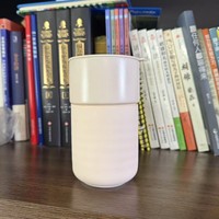 Vente en gros de tasses à café de voyage personnalisées en silicone de 360 ml avec couvercle en PP, gobelet en céramique portable