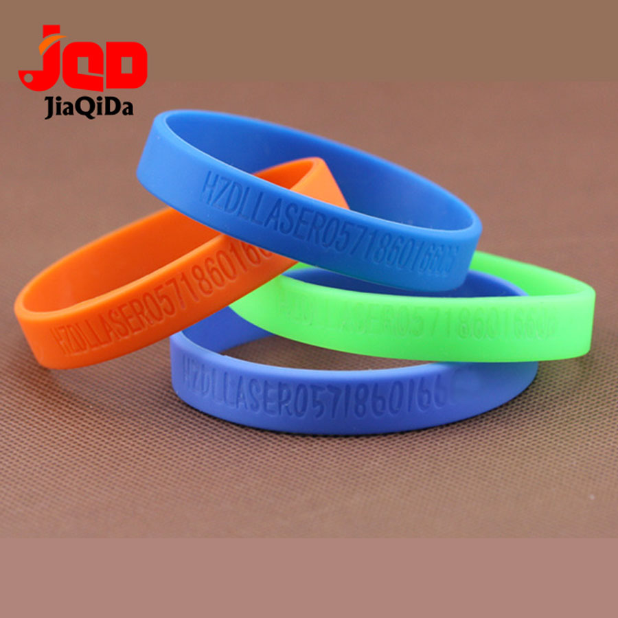 Solid color bracelet