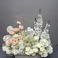 Arrangement de fleurs artificielles personnalisé de haute qualité pour l'aménagement paysager de boîte à fleurs extérieure décorative de décoration de mariage