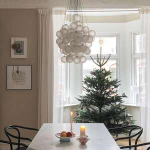 <span class=keywords><strong>Suspension</strong></span> contemporaine avec pendentifs Globe givrés et câbles multifils, idéale pour la décoration intérieure OEM ODM à haut plafond - Product Image 3