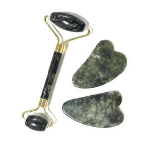 Set de belleza facial con <b>jade</b> - Product Image 1