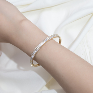 MSB-666 สร้อยข้อมือเพชรเม็ดกลมและเพชรทรงบาแก็ตต์แบบกำหนดเองได้จาก Messi Jewelry ทอง 10k สร้อยข้อมือแบบซ้อน - Product Image 4