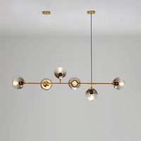 Lustre de salle à manger en fer doré simple Boule de verre de taille moyenne Lampes suspendues Design suspendu pour chevet et cuisine