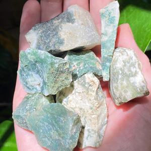 Vente en gros d'agate mousse naturelle brute, cristal brut d'agate herbe d'eau pour la décoration intérieure et la fabrication de bijoux - Product Image 2