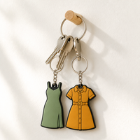 Llavero de PVC suave 3D personalizado al por mayor, diseño de dibujos animados, con logo personalizado para niñas, accesorio de moda para vestidos y bolsos.