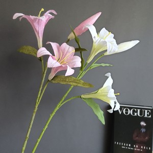 Vente en gros de fleurs de lys en soie de haute qualité, populaires, pour la décoration de mariage et de la maison - Product Image 4