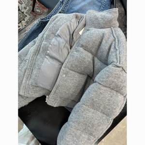 Veste matelassée en coton gris de style coréen 2025 pour femmes, coupe ample, col montant court, épaisse, chaude, polyvalente, en spandex - Product Image 6