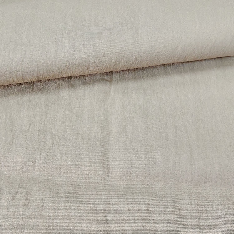Nylon Polyester Fabric 75D*70D 52%P 48%N N/P Waterproof GRS Recycled Peach Skin Fabric for Coat Jacket