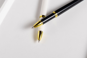 Bolígrafo de Gel Ergonómico de Alta Gama con Punta Micro de 0.5mm, Personalizable con Logotipo, para Oficina, Negocios, Regalo Promocional, de Plástico - Product Image 5