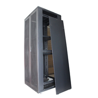 Standard de Support De Serveur de 19 Pouces 42U 800*800 Maille perforée Porte De Refroidissement Du Center de Données Au Sol Armoire Réseau