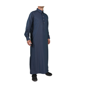 Ropa Masculina Estilo Islámico Catarí, Thobe para Oración con Botones Metálicos en las Mangas, para Eid - Product Image 2