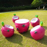 Ensemble de jardin coloré en résine pour adultes, motif fruit du dragon, avec table ronde et chaises en forme de fruits pour repas en extérieur