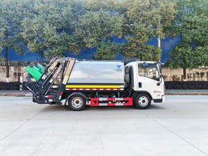 Camion de ramassage des ordures diesel JAC 4*2 de petite taille avec système de compression à vendre - Product Image 3