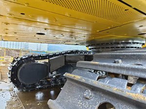 รถดันดินมือสอง ยี่ห้อโคมัตสึ รุ่น PC450-7 ปี 2016 เครื่องยนต์ 120 แรงม้า ประสิทธิภาพสูง พร้อมระบบไฮดรอลิก KYB ขนาด 3.5 เมตร - Product Image 4