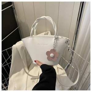 Sac bandoulière design frais et simple, sac à main en PU style femme, sac à épaule - Product Image 6