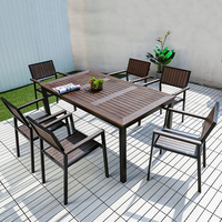Ensemble table à manger et chaises de patio extérieur en plastique bois moderne WPC pour restaurant jardin cour