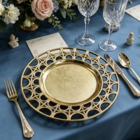 Assiettes de présentation élégantes en plastique PP argenté de 13 pouces, durables, style vintage, pour la décoration de fêtes et de mariages, lot en gros