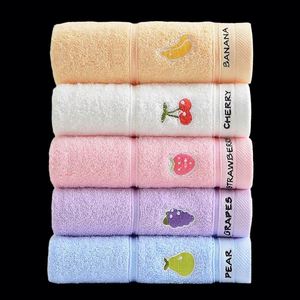 Toalla Pequeña Infantil de Algodón Ecológico de Secado Rápido con Bordado de Frutas de la Serie Grace Cartoon, Suave, No Suelta Pelusas, Tejida para el Cuidado del Cabello - Product Image 1