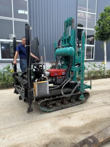 Máquina de Perfuração Rotativa Montada em Esteira de Alta Eficiência com Motor Hidráulico para Perfuração de Poços Equipamento Agrícola à Venda - Product Image 3