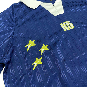 Camiseta de fútbol con cuello en V retro personalizada, camiseta de fútbol deportiva de gran tamaño transpirable con impresión por sublimación - Product Image 2