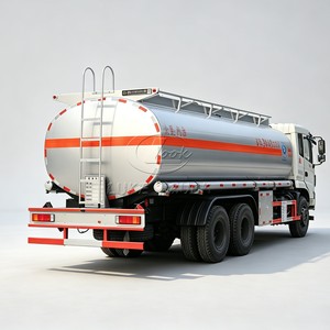 Camion-citerne 6 roues motrices pour carburant aérien à vendre – Véhicule de transport de produits pétroliers 5000L-15000L pour ravitaillement de véhicules de construction - Product Image 1