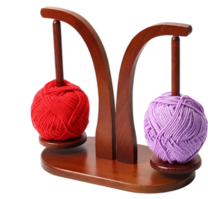 Support de fil pour tricoter et crocheter, cadeau de crochet pour les amoureux du tricot, fileur de fil en bois pour Crochet - Product Image 1