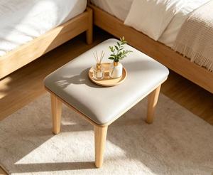Otomana Moderna de Cuero PU con Patas de Madera, Asiento Acolchado Suave, Mueble de Estilo Escandinavo para Dormitorio o Sala de Estar - Product Image 1