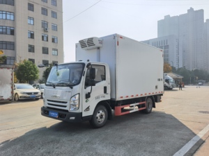SEENTONE Nueva Camioneta Refrigerada Diésel Euro 6 Manual con Cámara Frigorífica Móvil JMC 4x2 con Rango de Temperatura de -20-5 y Capacidad de 1-10T - Product Image 6