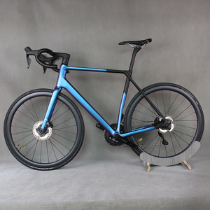 Bicicleta Completa SERAPH, Cuadro de Carbono Superligero, Bicicleta de Carretera con Cableado Interno, Grupo R7170 Di2, Ruedas de Carbono FM202 - Product Image 4