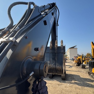 Presque neuf, économe en carburant et puissant, excavateur sur chenilles hydraulique Volvo EC140 d'occasion de 14 tonnes pour projets municipaux - Product Image 4