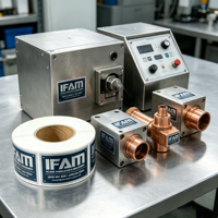 Étiquettes en vinyle imperméables personnalisées imprimées pour équipements industriels, autocollants de marque pour machines, marquage de logos pour cosmétiques et parfums