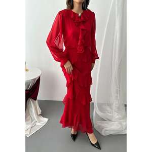 Conjunto de 2 Piezas para Mujer, Shorts y Top de Chifón Rojo con Volantes, Diseño Moderno al por Mayor - Product Image 1