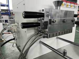 Peralatan Pengujian Dispersi Bubuk Plastik Karet PLC Mixer Internal Laboratorium Presisi Tinggi - Product Image 4