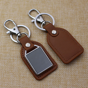Customized LOGO Promotional Keychain Comfortable Waist Keyring Metal Leather Fashionable Key Automobile Pendant Car Keychain - Product Image 1