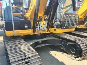 Excavatrice Caterpillar 315D2 d'occasion, modèle 2016, godet de 1,2 m, poids opérationnel de 15 tonnes, puissance de 110 kW, bon état - Product Image 5