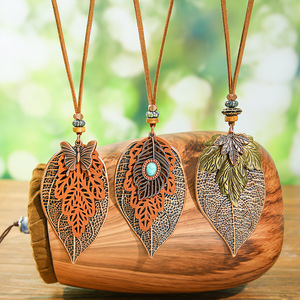 Colliers pendentifs tendance en alliage de zinc, forme de feuille, pierre turquoise, bijoux pour femmes 2024 - Product Image 4