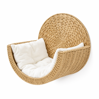 Lit mural tressé pour petits chats, nid suspendu en herbe pour animaux de compagnie avec coussin en peluche blanche, décoration bohème naturelle, maison ronde pour chat pour la maison