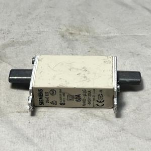 Nouveau et original Plc 3NA3 822 Fusible 3NA3822 63A 500 Volt AC 250 63AMP Contrôleur de programmation PLC - Product Image 1