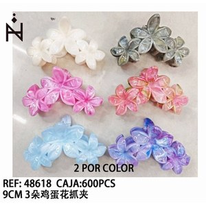 Fermaglio per capelli a forma di frangipani con 3 fiori da 9 cm per donne e ragazze - Product Image 3