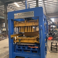Machine de production de blocs de béton commerciale QT8-15 pour les projets à grande échelle