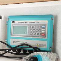 Débitmètre ultrasonique industriel à pince pour surveillance en temps réel, précision 1 %, protection IP68, écran LCD pour eau municipale