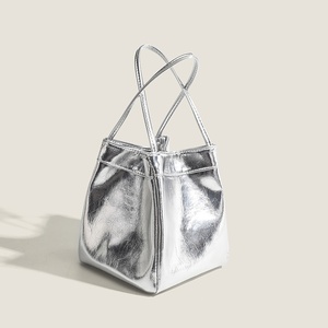 Bolso de Mano Cuadrado Pequeño de PU para Mujer, a la Moda, con Cierre de Cremallera, Forro de Poliéster, Nueva Tendencia Coreana, Multiusos, para el Tiempo Libre - Product Image 1