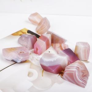 Cristaux d'agate rose et bleue en vrac CrystalHola, forme libre, finition lisse et brillante, 20-100g, haute qualité, décoration intérieure, fabrication de bijoux - Product Image 1
